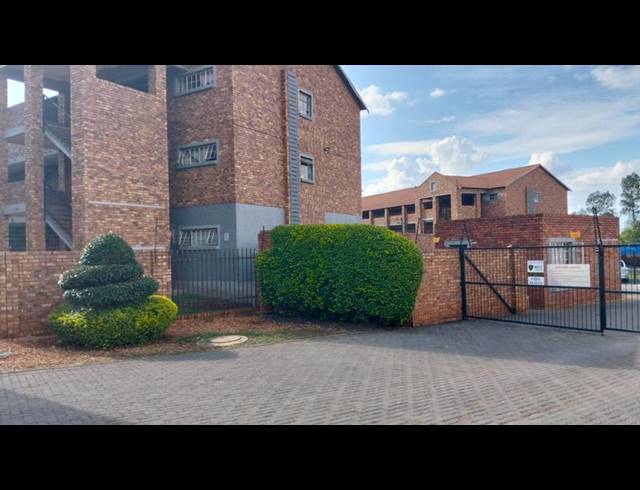 2 BEDROOM APARTMENT FOR SALE IN CLARINA